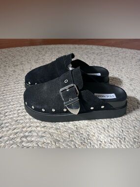 Steve Madden Black Suede Buckle Clogs